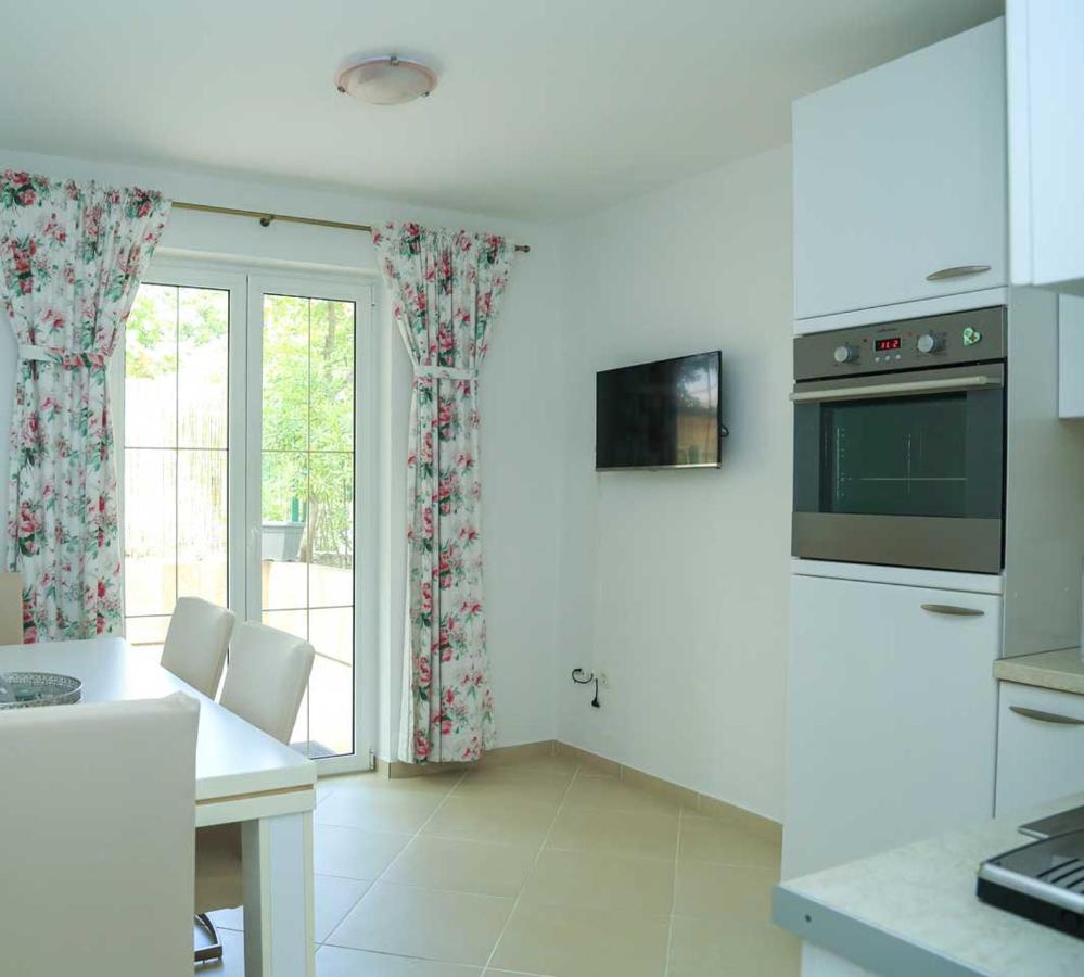Adrian-Apartments-51511-Malinska-Otok-Krk Primorska 21 Exteriör bild