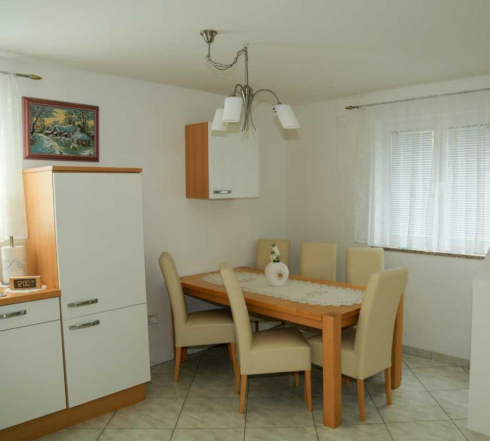 Adrian-Apartments-51511-Malinska-Otok-Krk Primorska 21 Exteriör bild